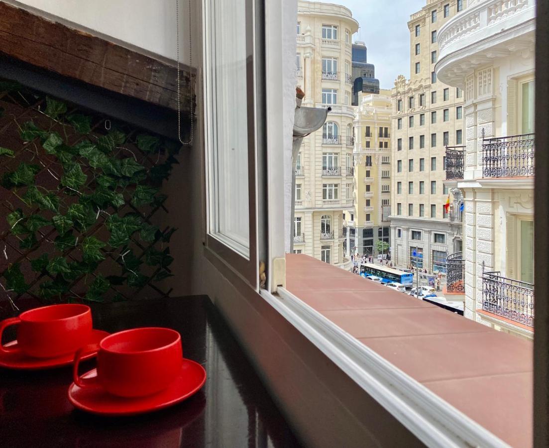 Charming Gran Via Attic Apartment Madrid Luaran gambar